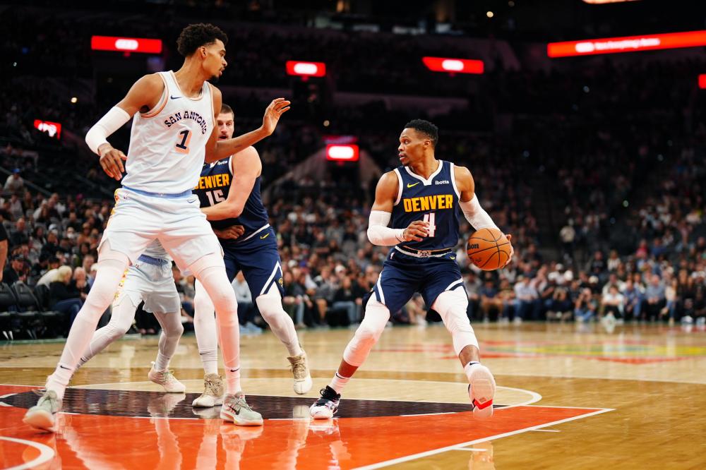 在进攻端保 在进攻端保