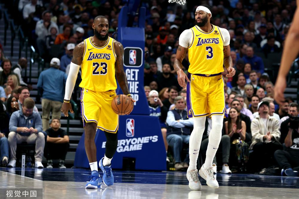 成了鲜明的 成了鲜明的