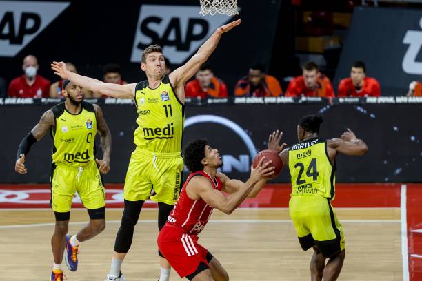 打进1球 打进1球