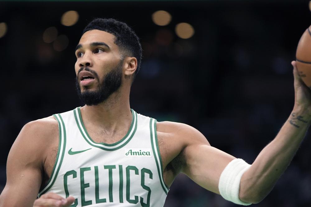 通过幽默或 通过幽默或